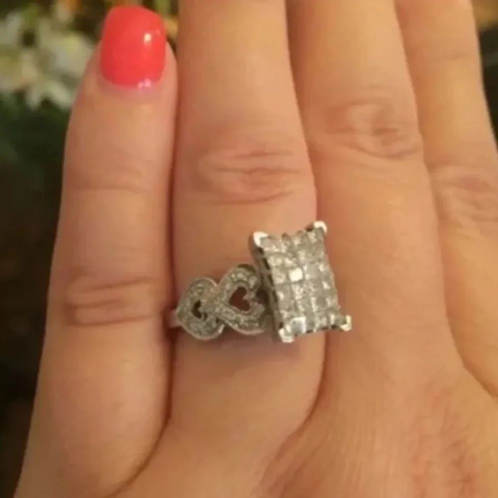 Magnificent! *ESTATE* 14k WG Natural Diamond Heart Cluster Cocktail Ring